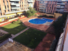 Spacious Apartment in Terrassa with Shared Pool, 85 m²